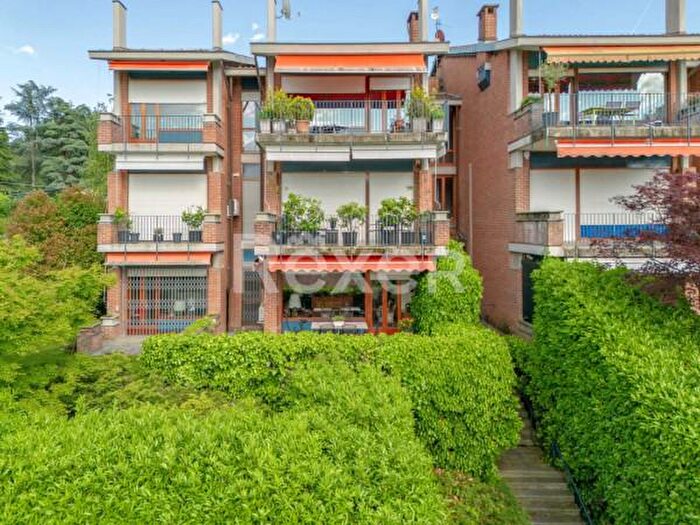 Appartamento con 6 locali in vendita in Strada San Vincenzo, Torino