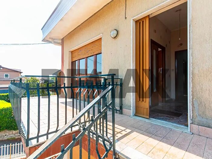 Appartamento con 5 locali in vendita in Via Tondo, Pedara