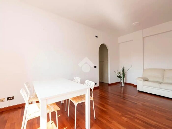 Appartamento bilocale in vendita in Piazza Carlo Donegani, Milano