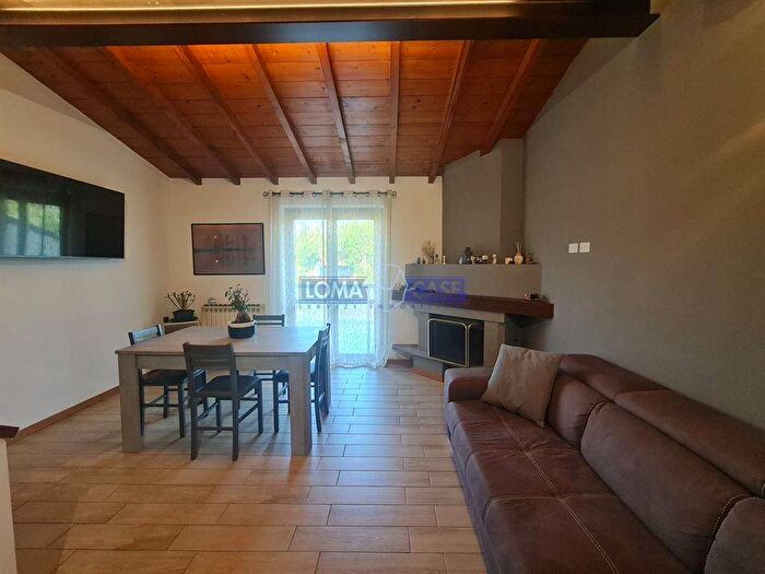 Casa bilocale in affitto in Via Lecco, Centro, Lomagna
