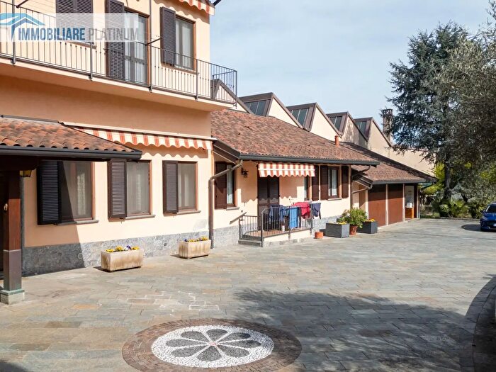 Appartamento bilocale in affitto in Via Toti, Carate Brianza