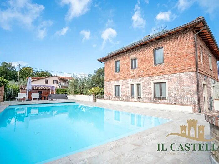Casa con 7 locali in vendita in Vitellino, Castiglione Del Lago
