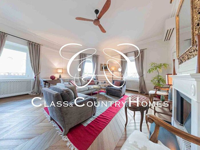 Appartamento trilocale in affitto in Via Vittorio Veneto, Vittorio Veneto, Roma