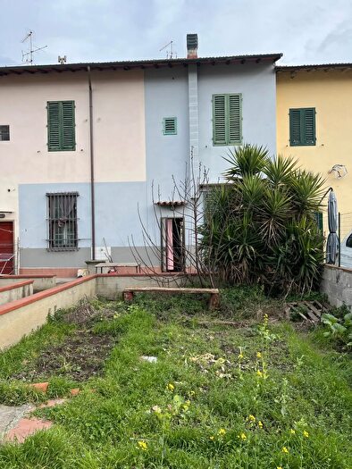 Casa con 5 locali in vendita in Campi Bisenzio, Campi Bisenzio