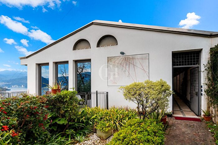 Casa con 5 locali in vendita in Sale Marasino