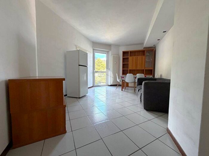 Appartamento trilocale in affitto in Via Stelvio, Centro, Sondrio