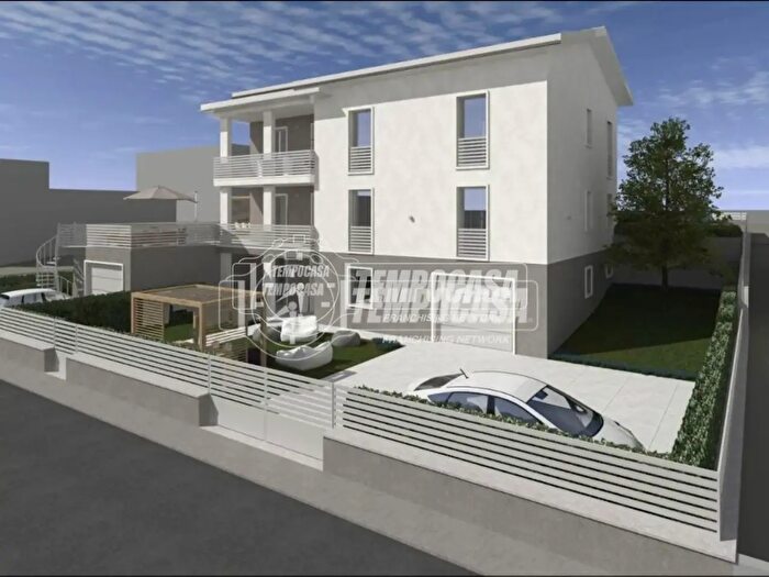 Appartamento con 5 locali in vendita in Castellarano