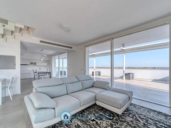 Appartamento con 5 locali in vendita in Via Armando Diaz, Vigonza