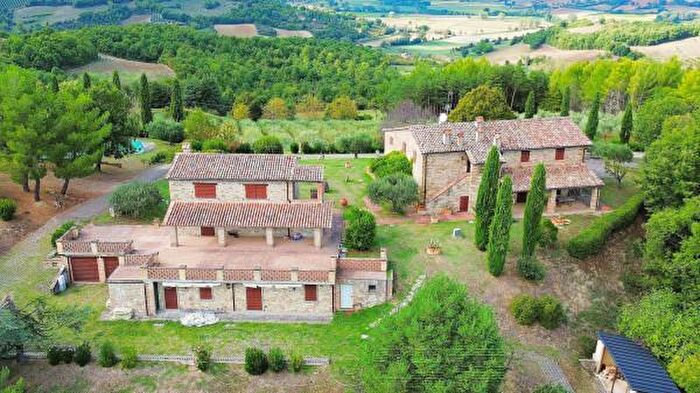 Casa con 6 locali in vendita in Piazza Giacomo Matteotti d, Citta Di Castello