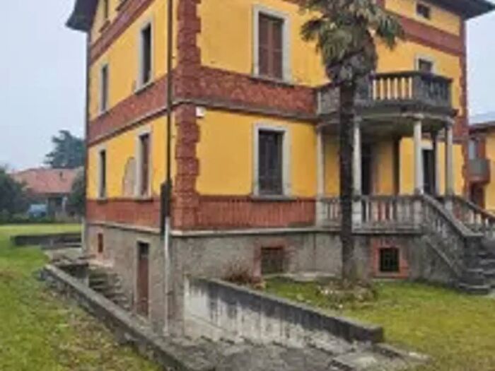 Casa con 6 locali in vendita in Via Don Luigi Sturzo, Bottanuco