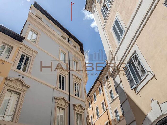 Appartamento con 6 locali in affitto in Vicolo Scanderbeg, Trevi, Roma