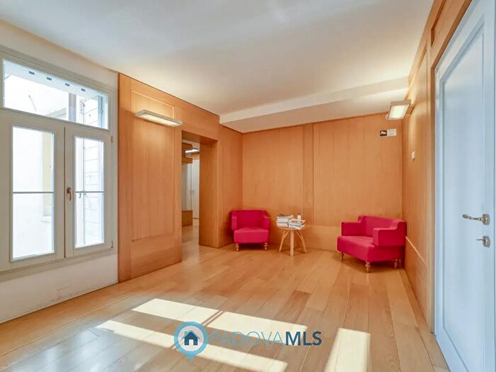 Appartamento con 8 locali in vendita in Via San Francesco, Padova