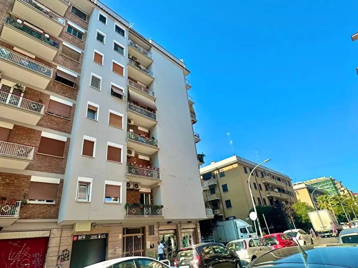 Appartamento in affitto in Via Licinio Stolone, Roma