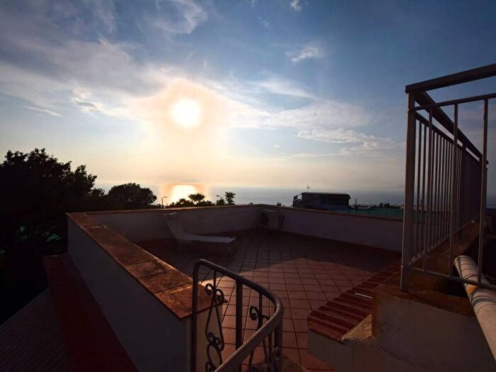 Appartamento bilocale in affitto in Via Rotabile Massa Turro, Massa Lubrense