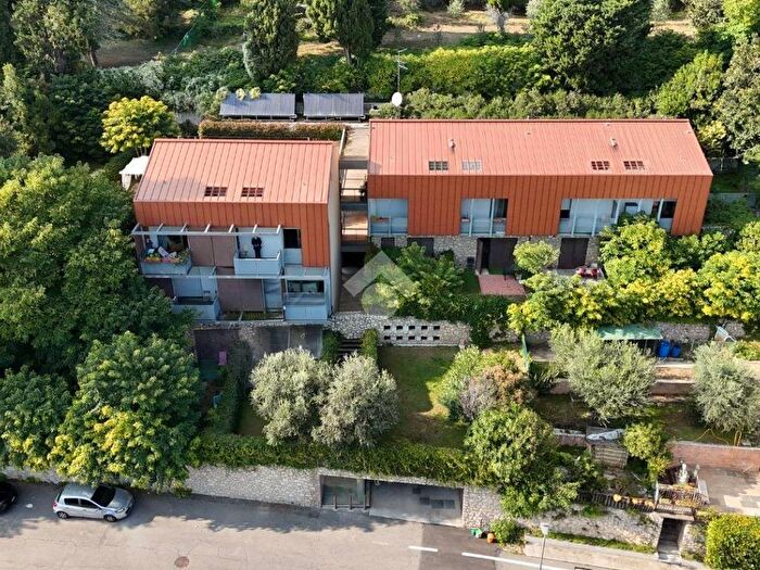 Appartamento trilocale in affitto in Via Monticelli, Monticelli Fontana, Lavagno