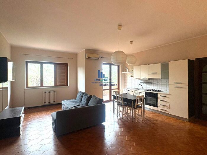 Appartamento bilocale in affitto in Via Passo Gravina, Gioeni, Catania