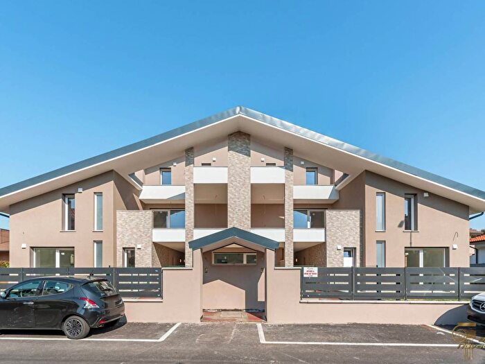 Casa trilocale in affitto in Via Ortigara, Origgio