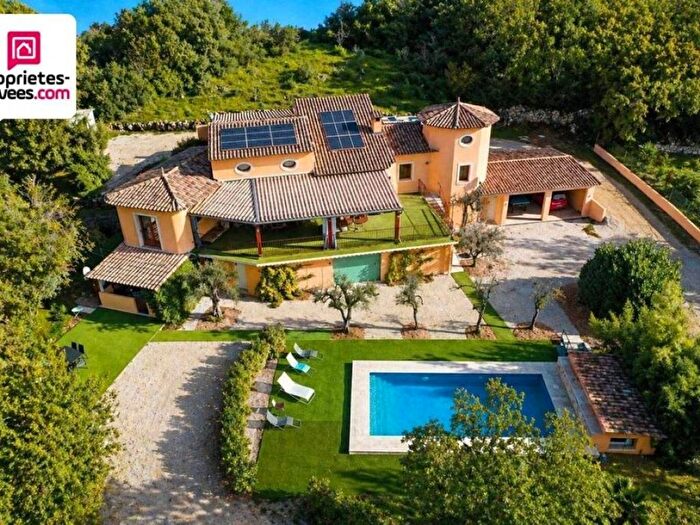 Casa con 6 locali in vendita in SaintCézairesursiagne