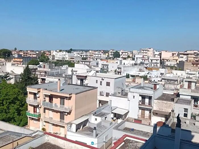 Appartamento trilocale in vendita in Via Quintino Sella, Crispiano