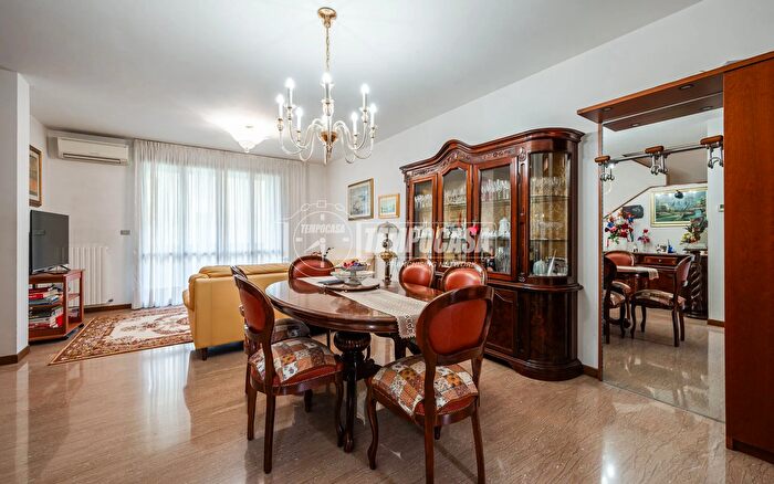 Casa con 6 locali in vendita in Via Luciano Zonarelli, Granarolo DellEmilia