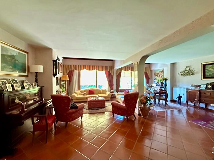 Casa con 5 locali in vendita in Via Lamberto Vignoli, Roma