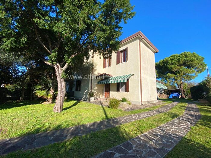 Casa con 8 locali in vendita in Via Atheste, Este