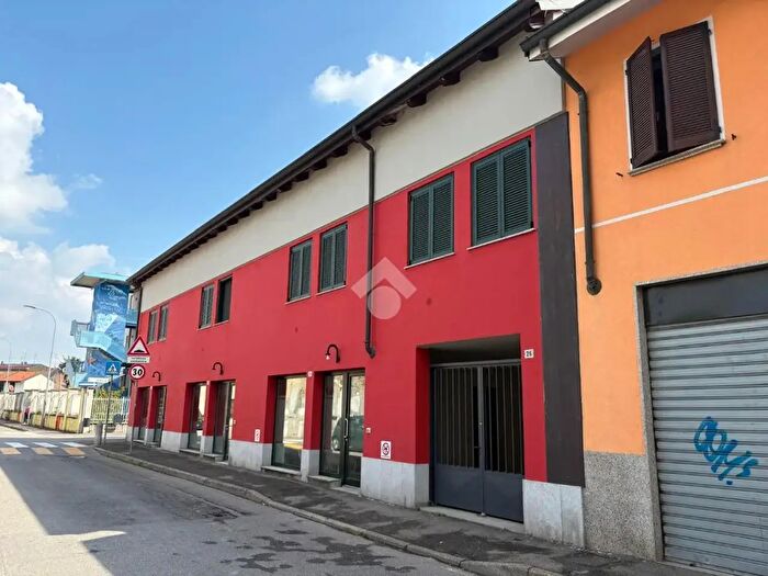 Case in Vendita e in Affitto - 2