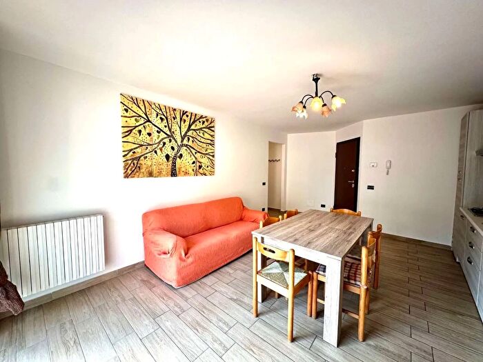 Appartamento trilocale in vendita in Via Umberto I, Introbio