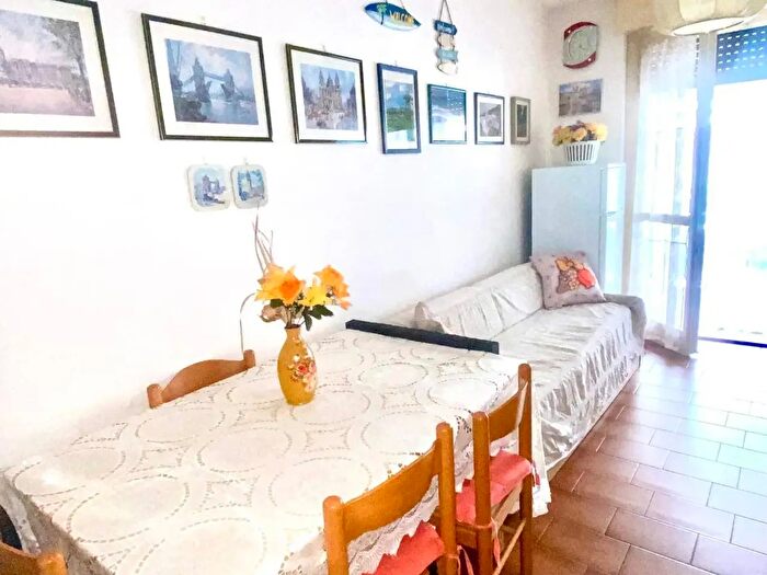 Appartamento bilocale in affitto in Via della Costituzione, Albenga