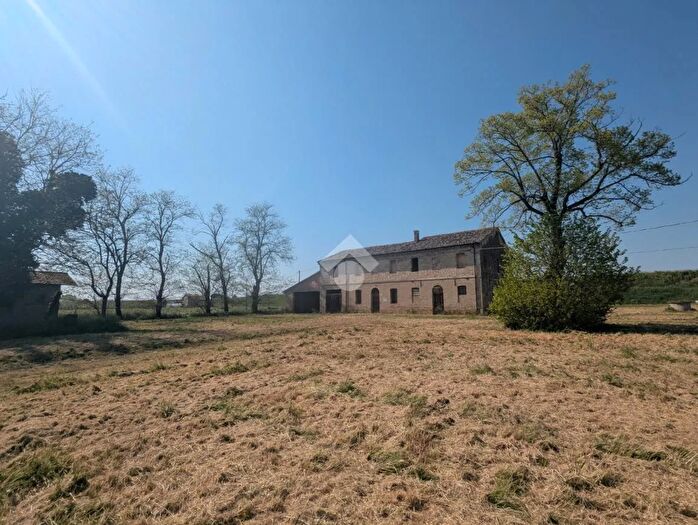 Casa con 10 locali in vendita in Via Argine Destro Montone, Ravenna