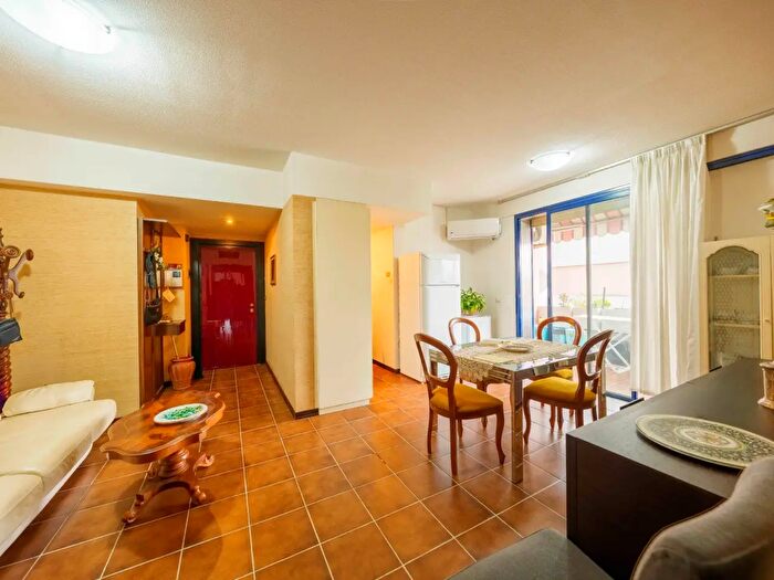 Appartamento trilocale in vendita in Via Palermo, Roseto Degli Abruzzi