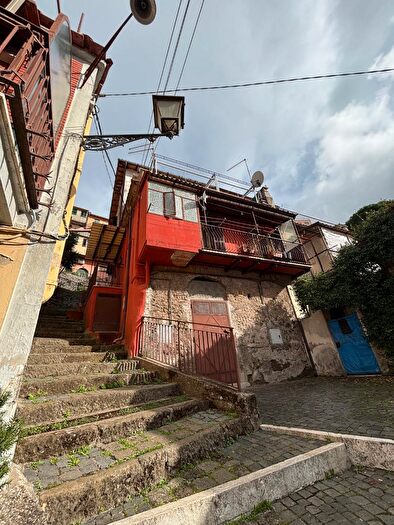 Appartamento trilocale in vendita in Via dei Caprari, Rocca Di Papa