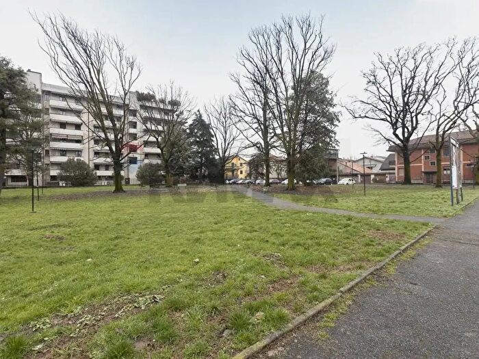 Appartamento trilocale in vendita in Vicolo Monviso, Nova Milanese