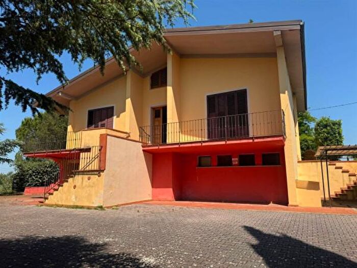 Casa con 6 locali in vendita in Montespertoli