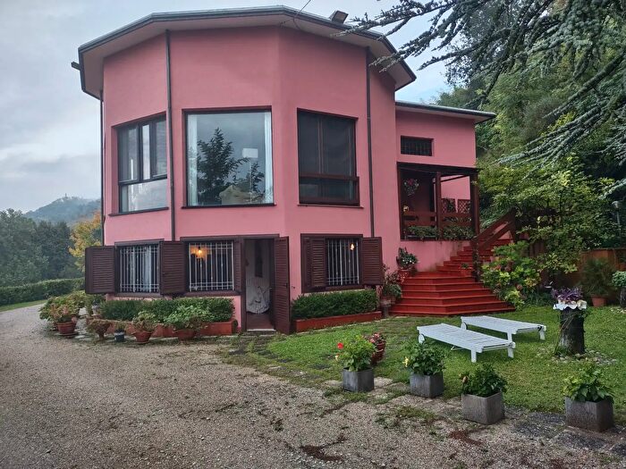 Casa con 10 locali in vendita in Via Ca Fabbro, MontescudoMonte Colombo