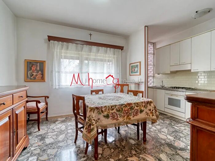 Appartamento quadrilocale in vendita in Via Salvatore di Giacomo, Padova