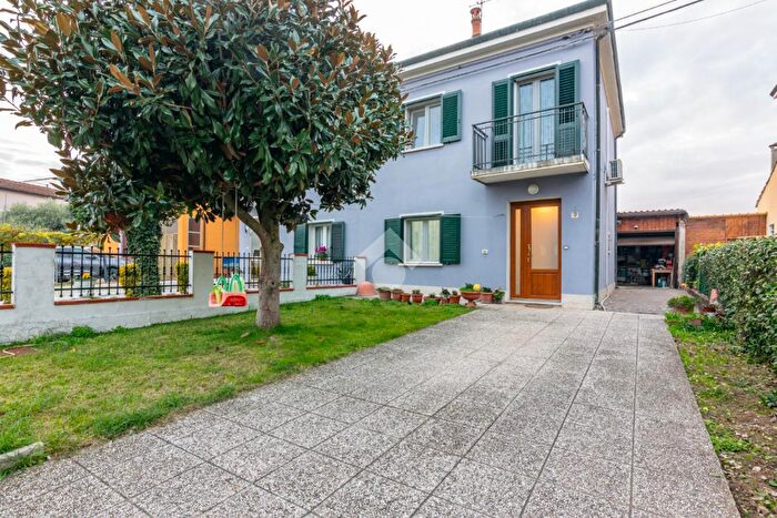 Casa trilocale in vendita in Via Polina, Ferrara