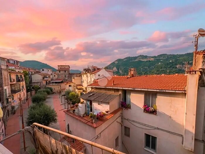 Appartamento trilocale in vendita in Vico Forni, Ventimiglia