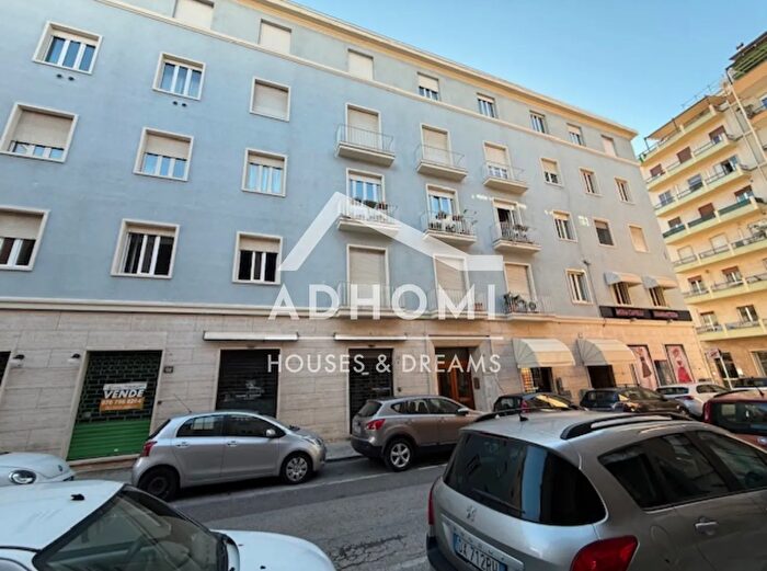 Appartamento trilocale in vendita in Via Domenico Millelire, Cagliari