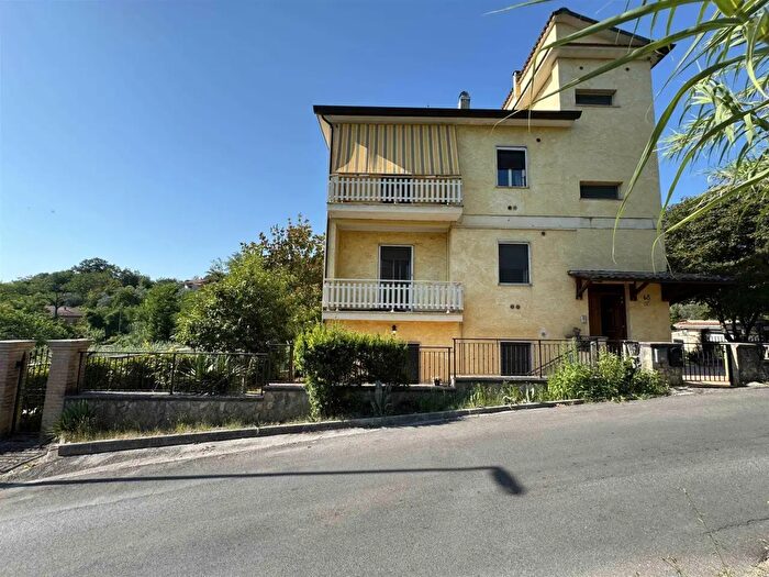 Appartamento trilocale in affitto in Frosinone