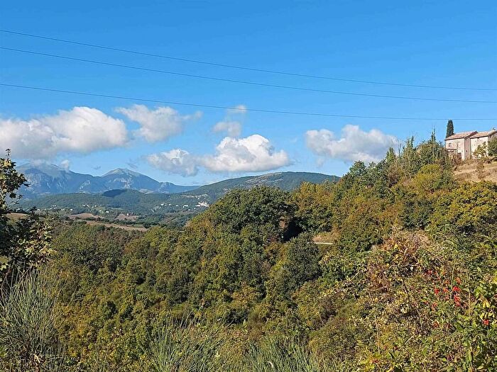 Casa con 5 locali in vendita in Frazione Costa, Arcevia