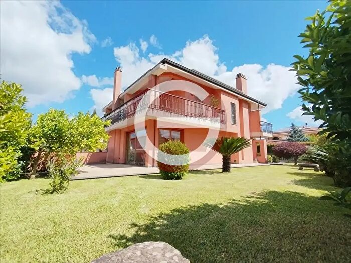 Casa con 5 locali in vendita in Taurianova