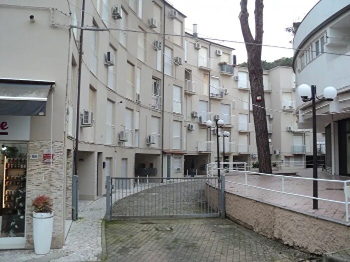 Appartamento monolocale in affitto in Viale Giosuè Carducci, Comacchio