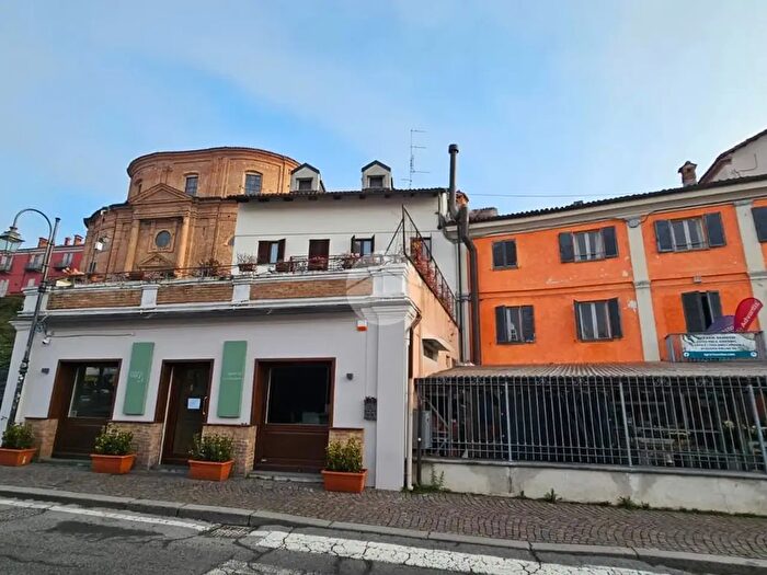 Casa con 5 locali in vendita in Str Piroletto, Bra