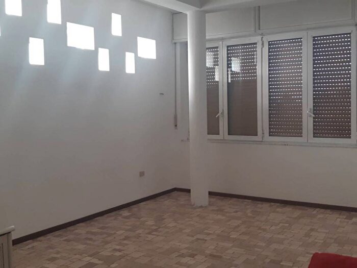 Appartamento trilocale in affitto in Via Luciano Manara, Centro, Lainate