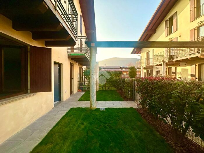 Appartamento trilocale in vendita in Via Generale dalla Chiesa, Corte Franca