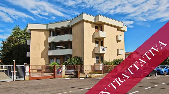 Appartamento trilocale in vendita in Via Camillo Cavour Rovello Porro, Rovello Porro