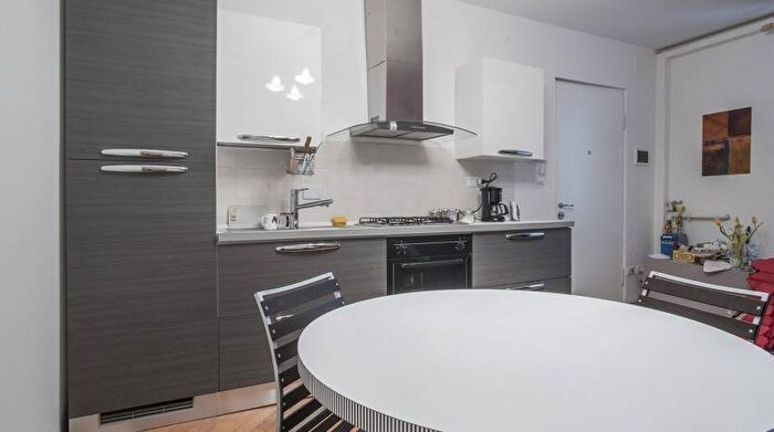 Appartamento trilocale in affitto in Via Valdirivo, Borgo Teresiano, Trieste