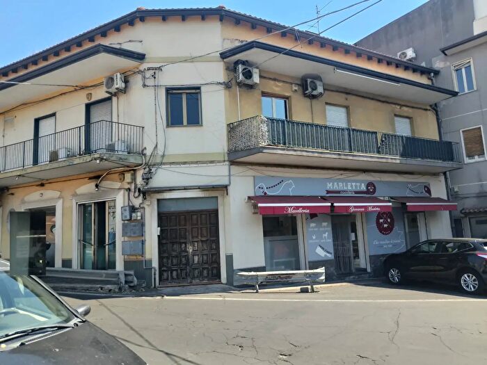 Appartamento trilocale in vendita in Via Sebastiano Catania, Catania
