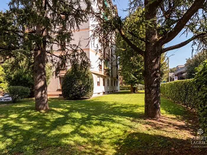 Appartamento quadrilocale in vendita in Via Toti, Monza